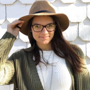 Meet your Posher, Josie